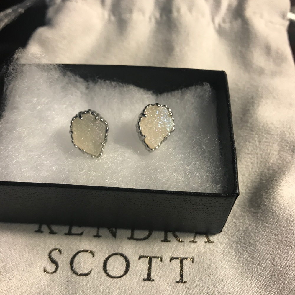 HOST PICK🎉Kendra Scott Tessa earrings